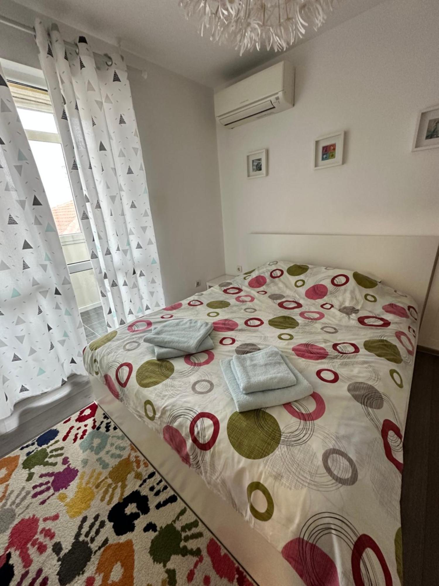 Briz Apartment; 2 Bdr; 6 Guests; Private Parking Βάρνα Εξωτερικό φωτογραφία